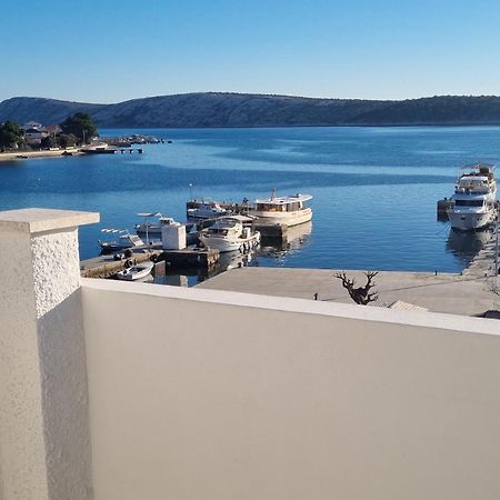 Leut Bed & Breakfast Barbat na Rabu Exterior photo